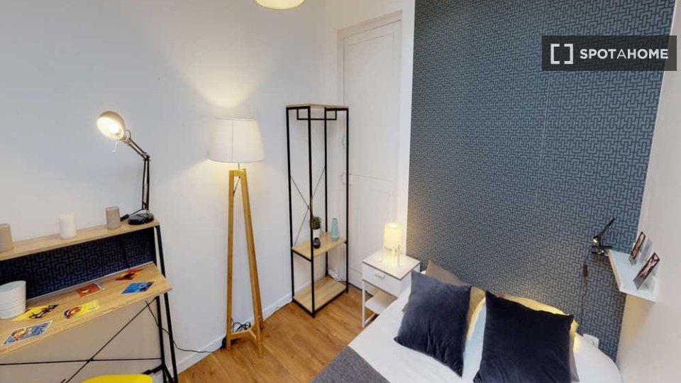 Double room Lyon, 3 beds, 60m² — photo 11