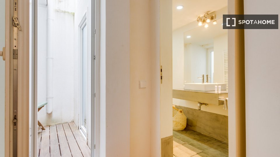 Apartment Lisbon, 2 beds — photo 21
