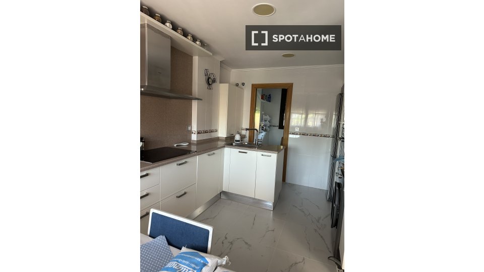 Double room Bilbao, 4 beds, 350m² — photo 8