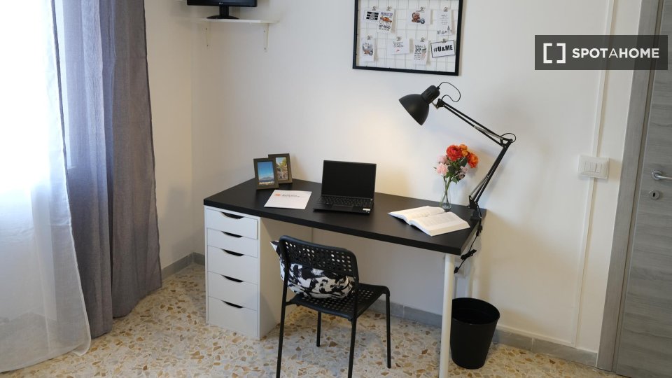 Double room Naples, 4 beds — photo 16
