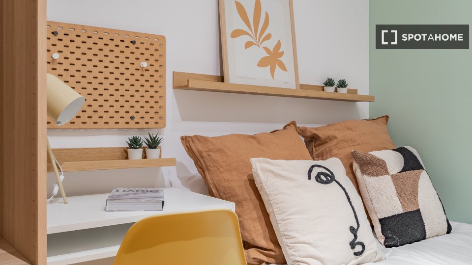 Double room Madrid, 10 beds, 173m² — photo 44