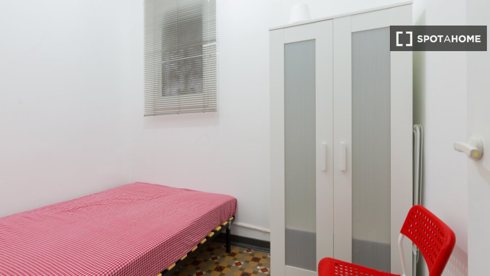 Double room Barcelona, 9 beds, 175m² — photo 1