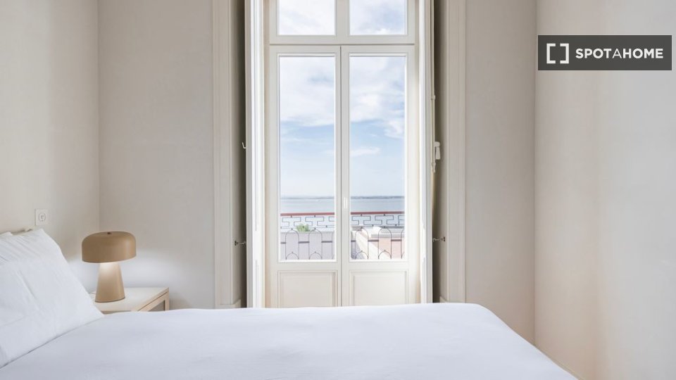 Apartment Lisbon, 2 beds — photo 18