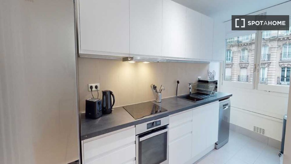 Double room Paris, 5 beds, 90m² — photo 4