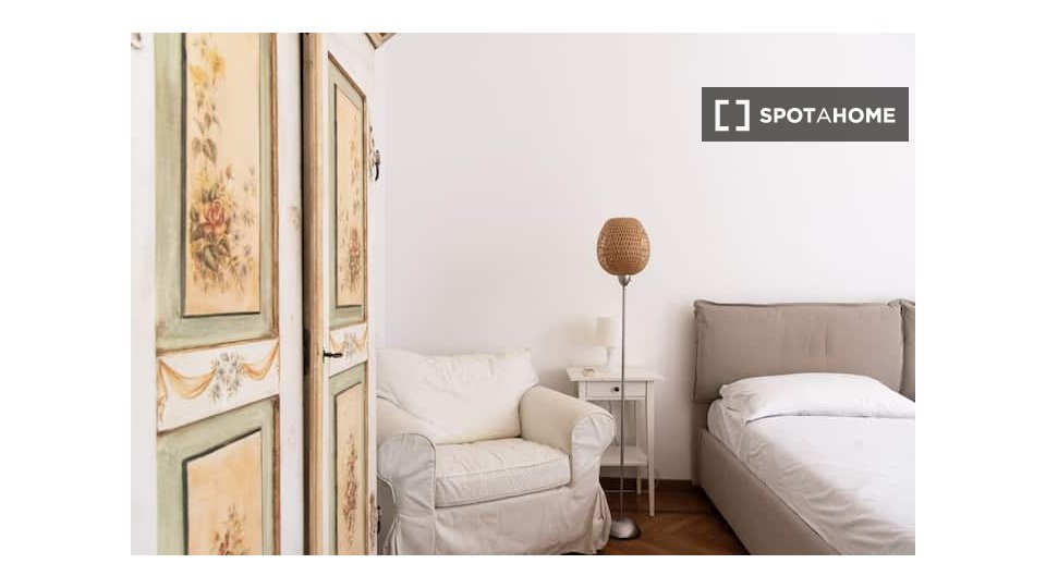 Apartment Milan, 1 bed, 49m² — photo 2
