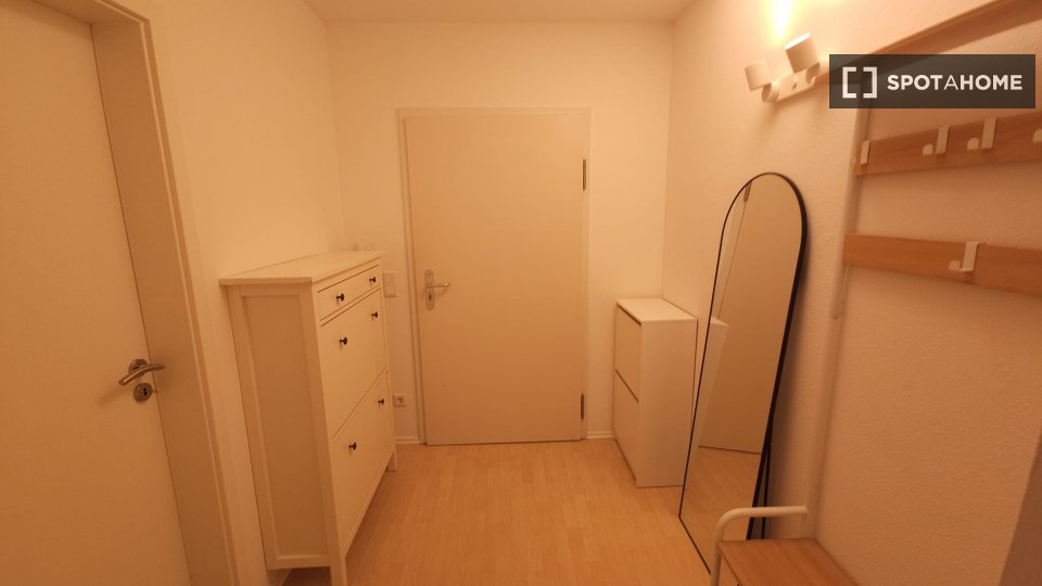 Apartment Munich, 3 beds, 68m² — photo 2