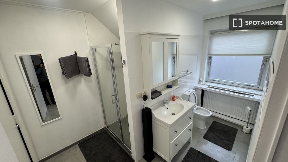 Apartment Brussels, 5 beds, 120m² — photo 23