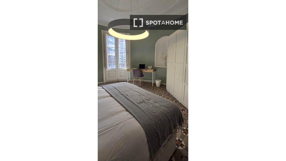 Double room Barcelona, 10 beds, 210m² — photo 2