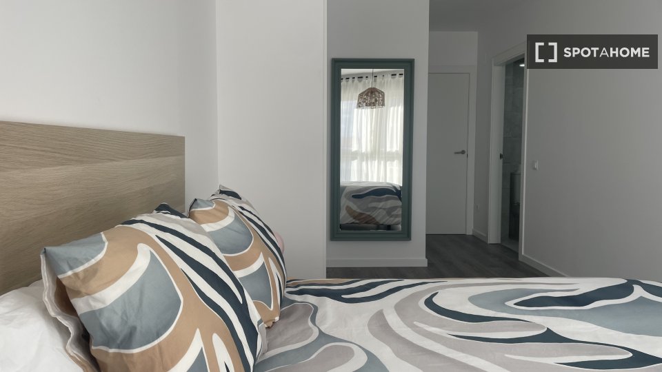 Double room Santander, 4 beds, 100m² — photo 6