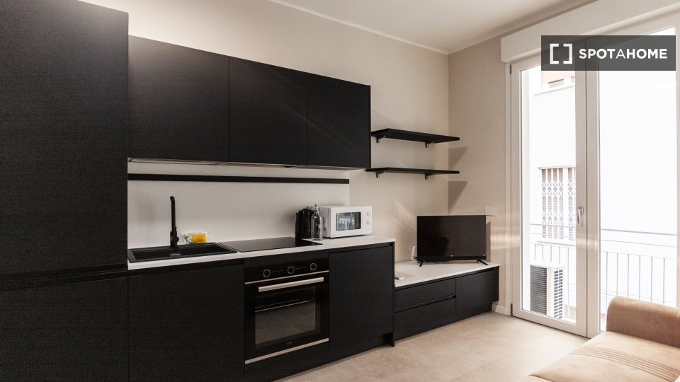 Apartment Milan, 1 bed — photo 2