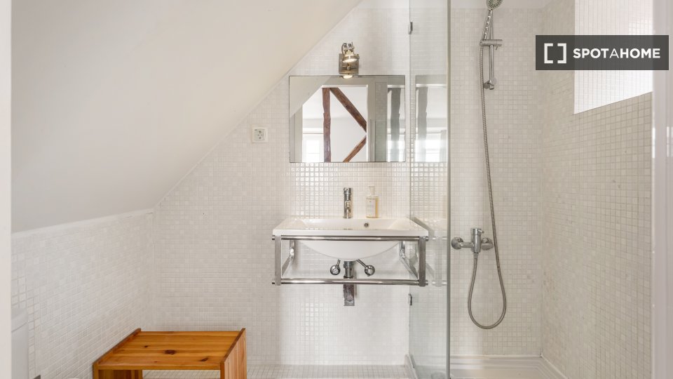 Apartment Lisbon, 1 bed — photo 12