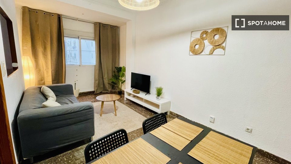 Apartment Valencia, 3 beds, 69m² — photo 20