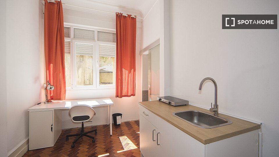 Double room Lisbon, 11 beds — photo 11