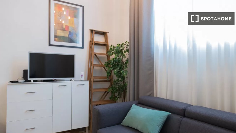 Apartment Milan, 1 bed — photo 2