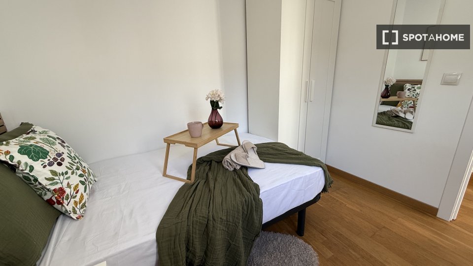 Double room Madrid, 4 beds — photo 9