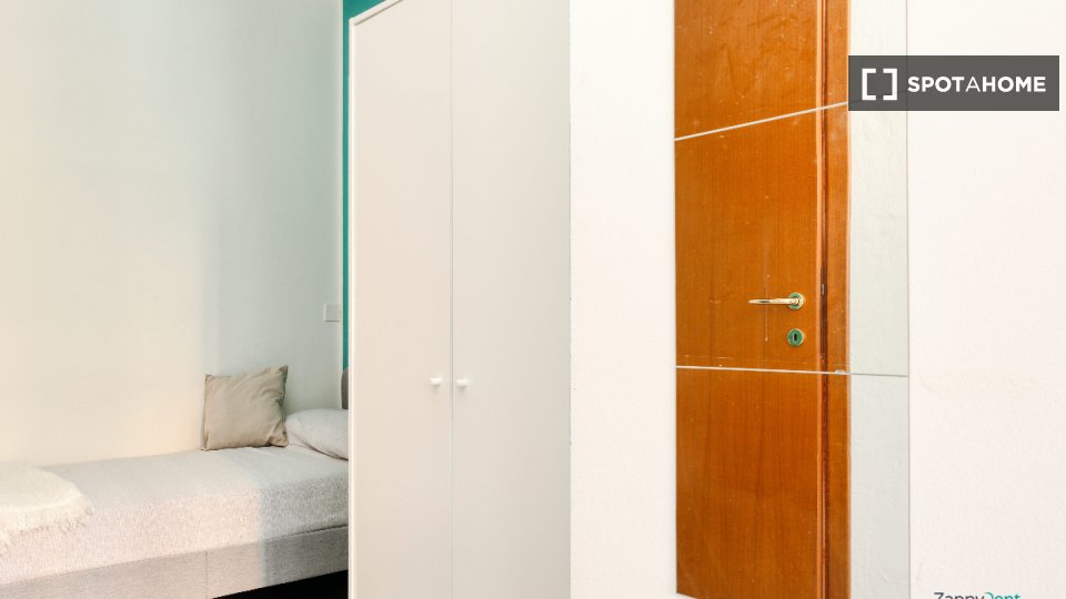 Double room Bologna, 9 beds, 150m² — photo 3