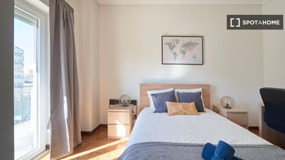 Double room Lisbon, 5 beds — photo 4