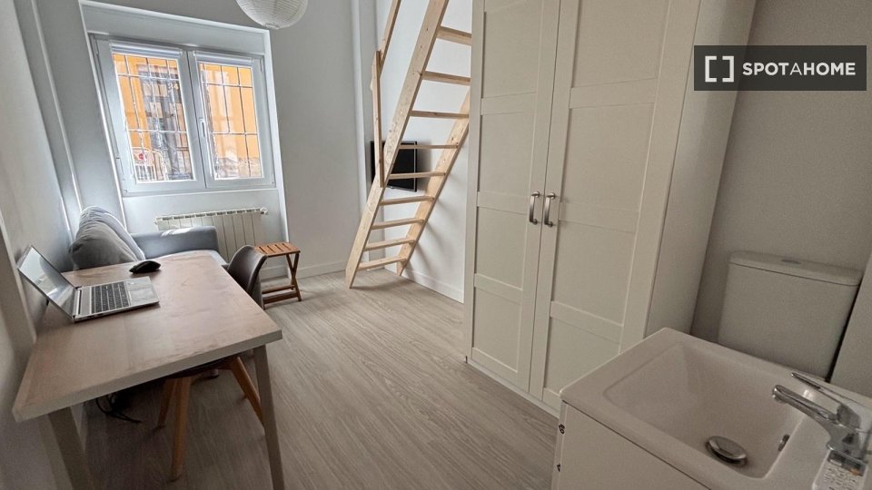 Habitación en alquiler en Bellas Vistas, Madrid