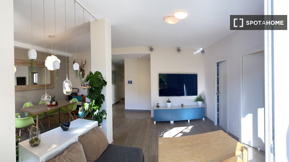 Double room Madrid, 3 beds, 9m² — photo 19