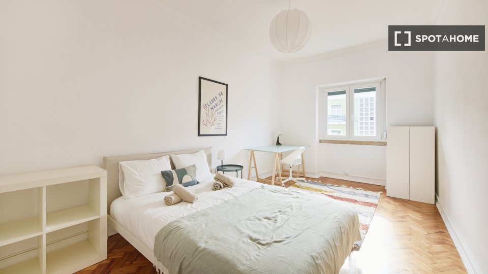 Double room Lisbon, 6 beds — photo 19
