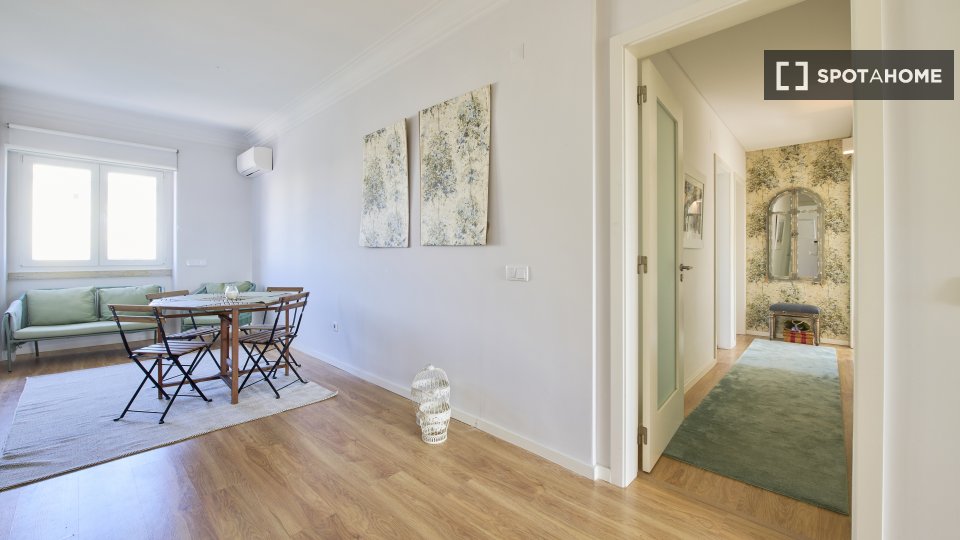 Double room Lisbon, 4 beds — photo 8
