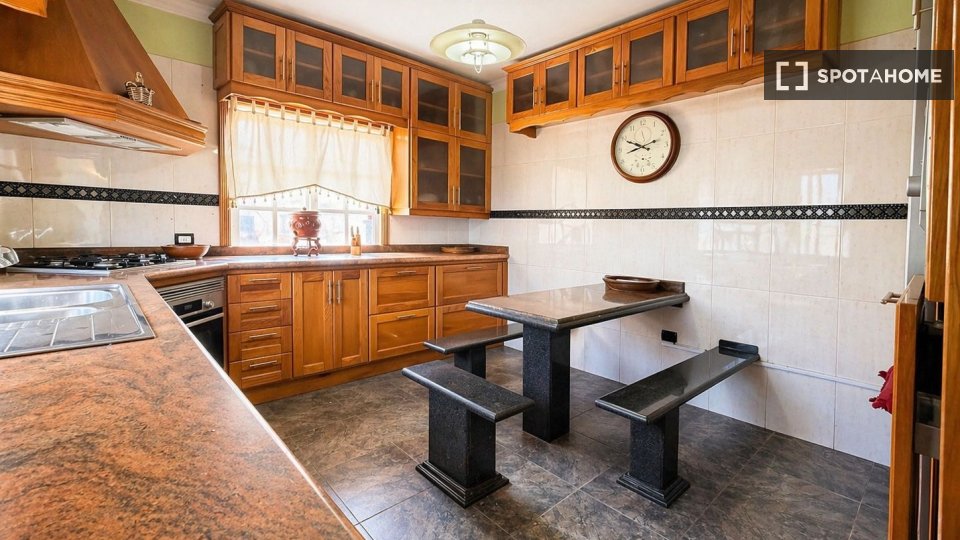 Apartment Santa_Cruz_De_Tenerife, 4 beds, 400m² — photo 3
