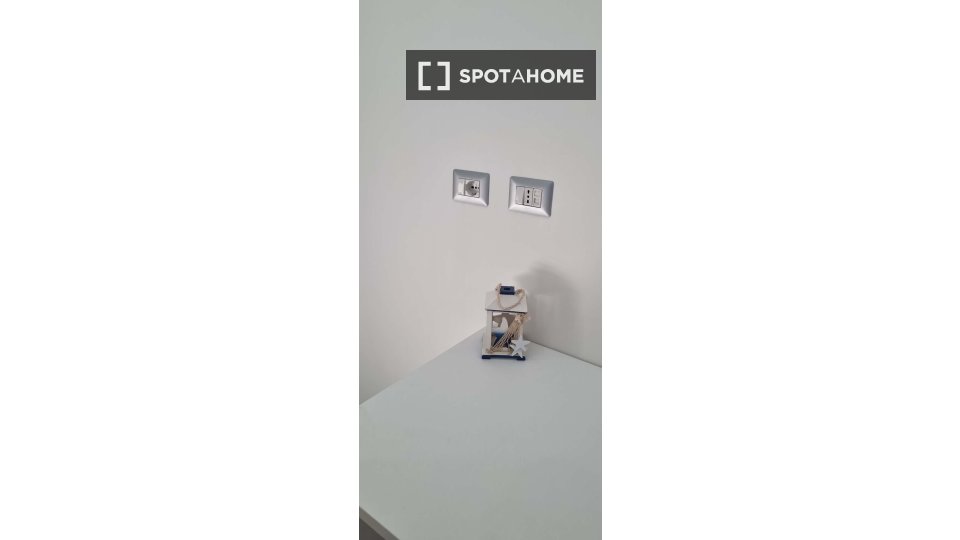 Double room Naples, 1 bed — photo 9