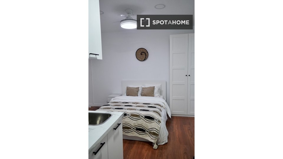 Double room Madrid, 6 beds — photo 92
