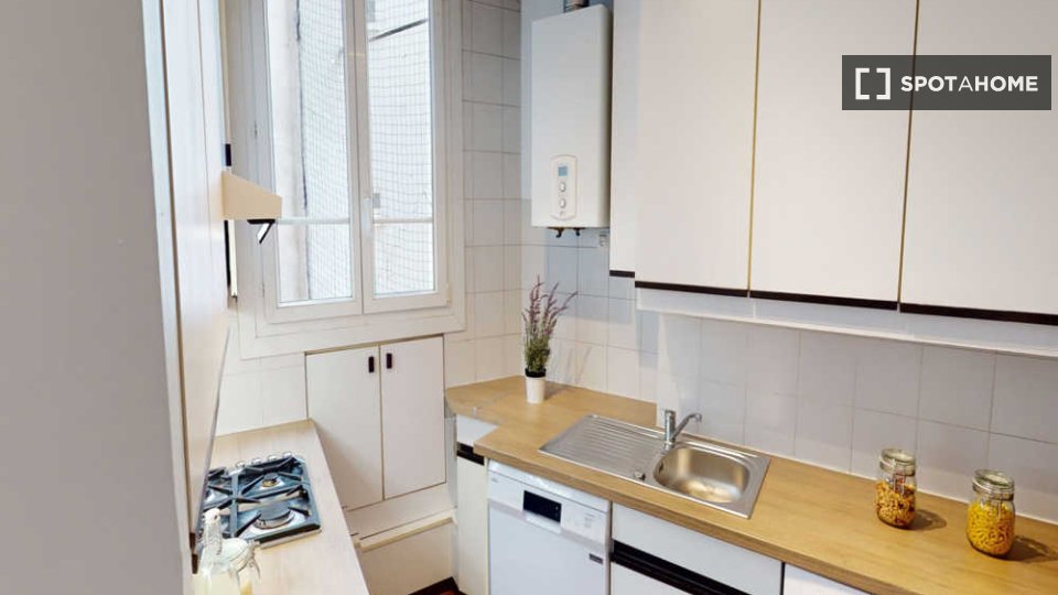 Double room Paris, 5 beds, 90m² — photo 4