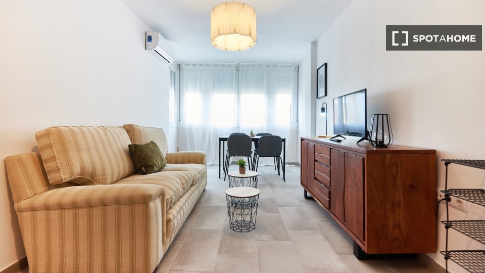 Double room Seville, 3 beds — photo 14