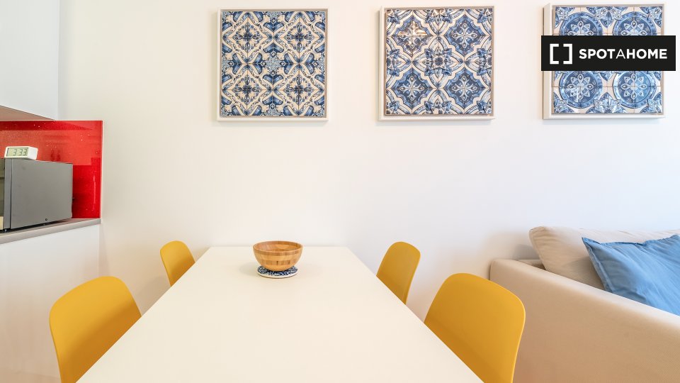 Apartment Lisbon, 2 beds, 65m² — photo 17