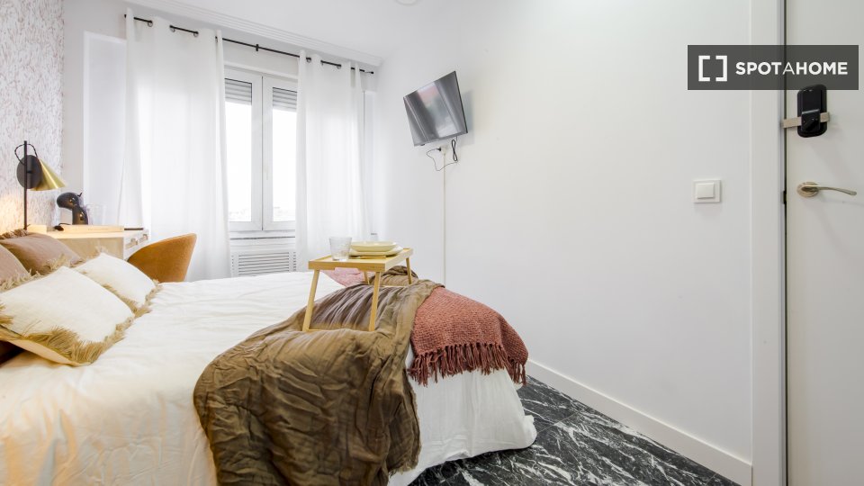 Double room Madrid, 8 beds — photo 1