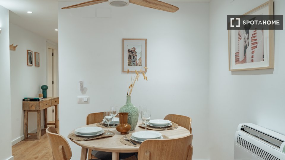 Apartment Barcelona, 1 bed, 65m² — photo 9