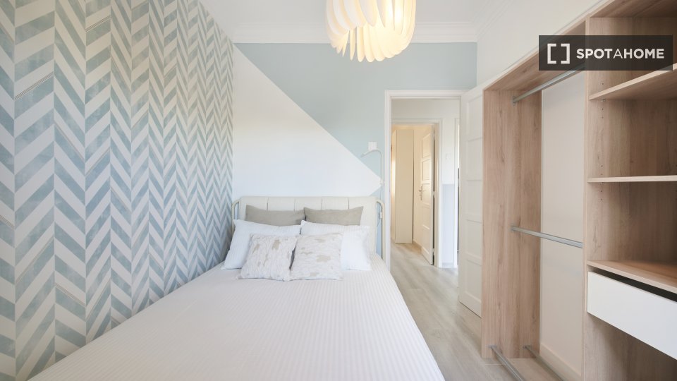 Double room Lisbon, 4 beds — photo 8