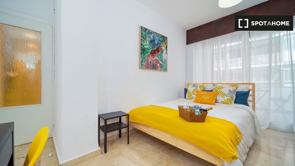 Double room Madrid, 4 beds, 50m² — photo 11