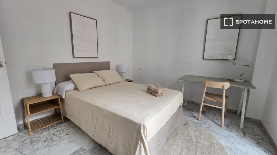 Double room Malaga, 9 beds, 370m² — photo 5