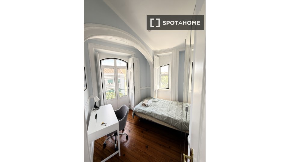Double room Lisbon, 8 beds — photo 11