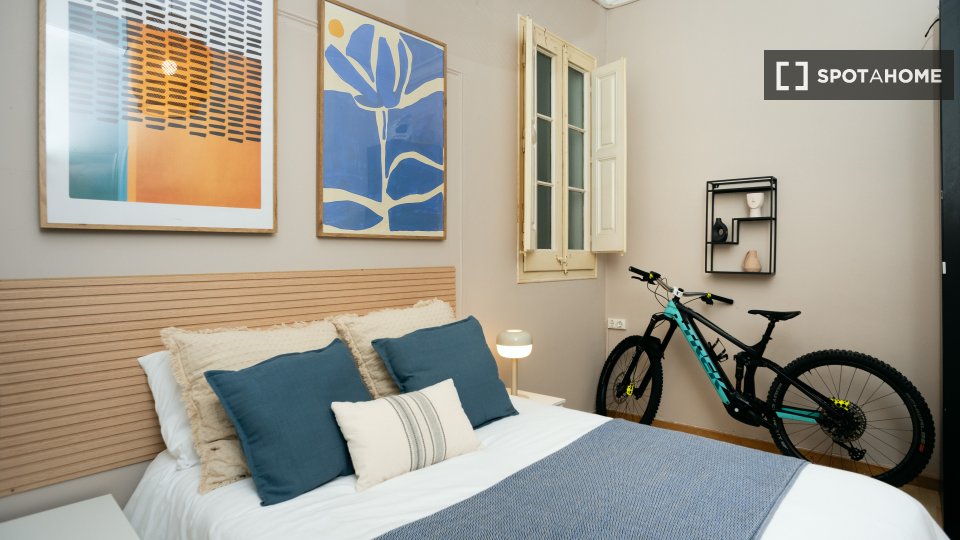 Double room Barcelona, 5 beds, 160m² — photo 1