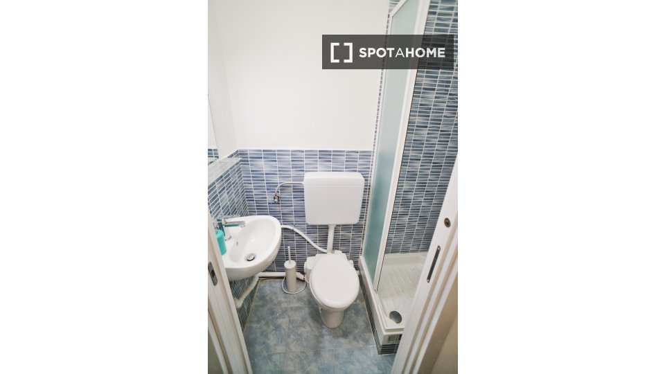 Double room Milan, 5 beds — photo 10