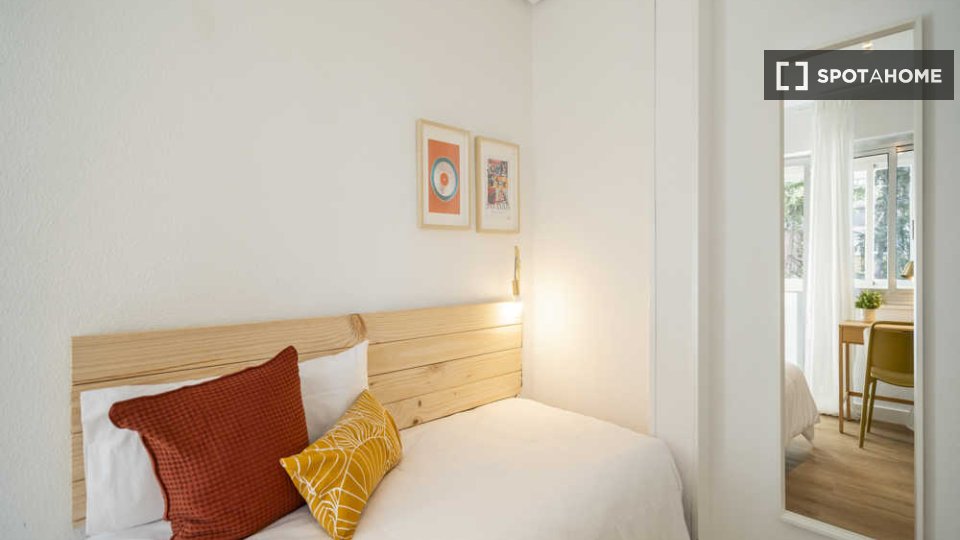 Double room Madrid, 16 beds — photo 61