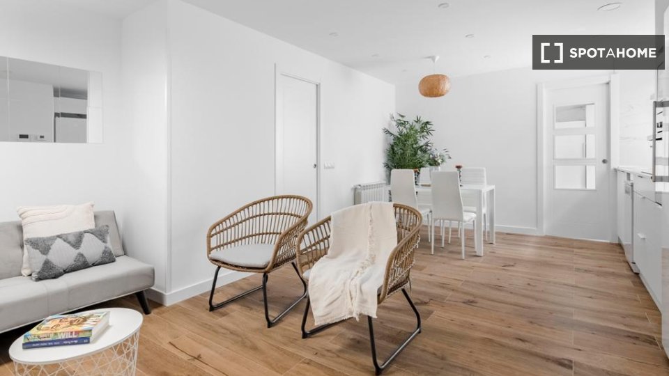 Double room Madrid, 4 beds — photo 16