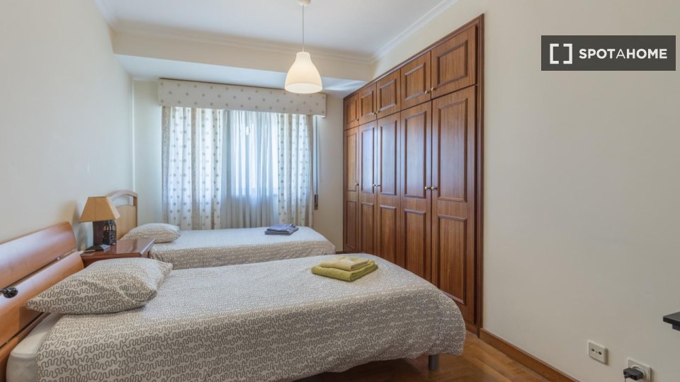 Double room Porto, 5 beds, 115m² — photo 3
