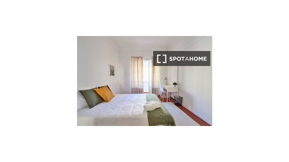 Double room Lisbon, 6 beds — photo 11