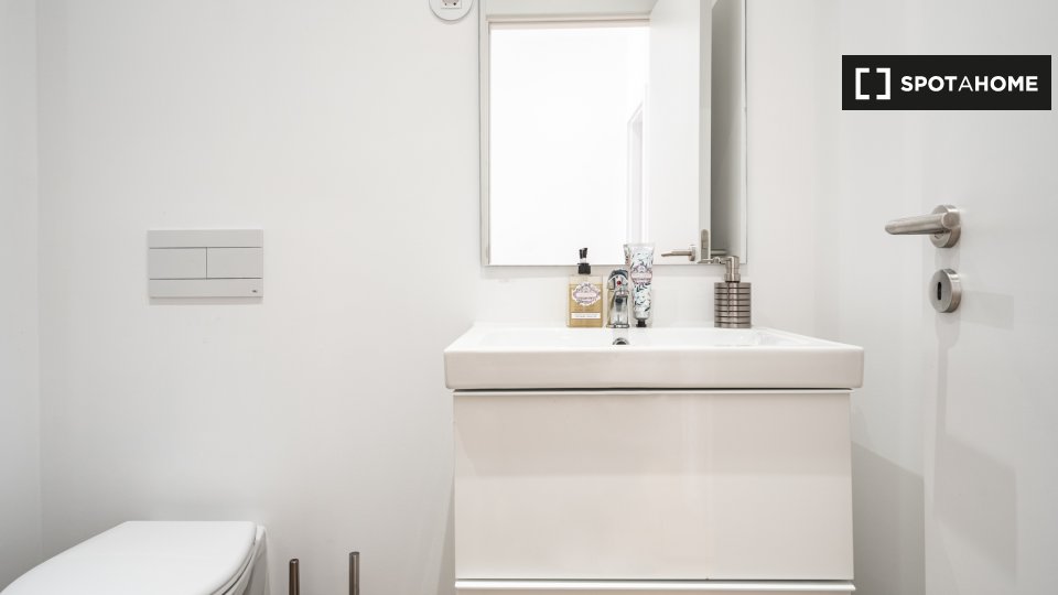 Apartment Lisbon, 2 beds — photo 15