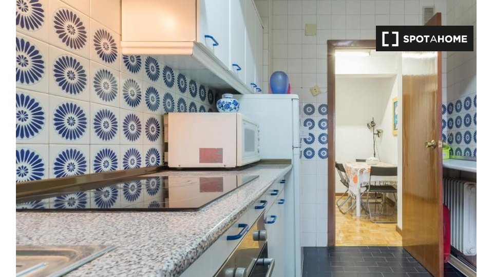 Double room Alcala_De_Henares, 6 beds, 150m² — photo 19