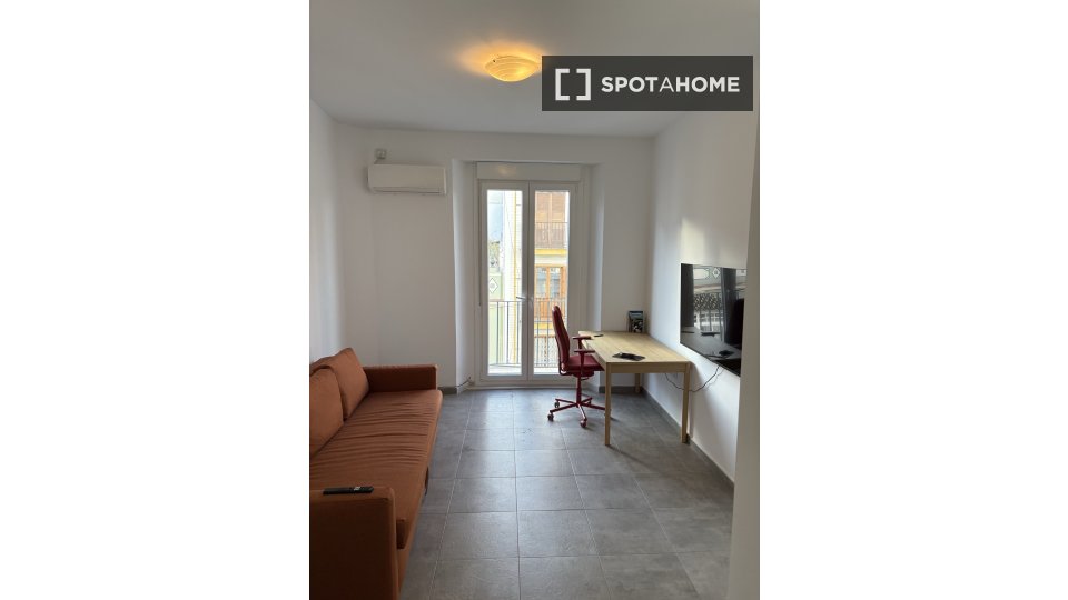 Apartment Seville, 1 bed, 64m² — photo 2