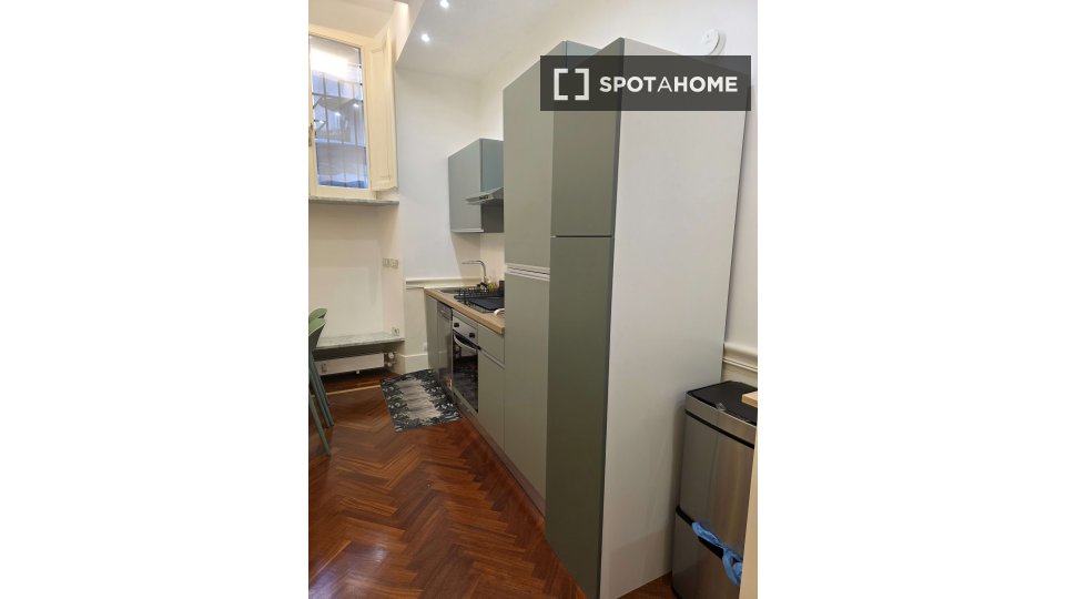 Double room Rome, 4 beds, 102m² — photo 2