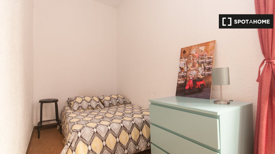 Double room Barcelona, 6 beds, 115m² — photo 1
