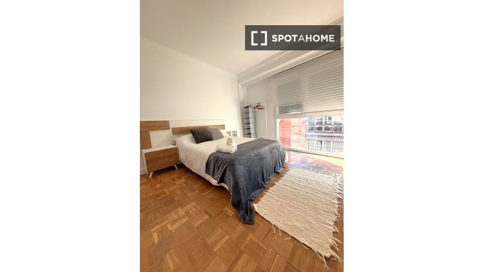 Double room Madrid, 8 beds, 160m² — photo 39