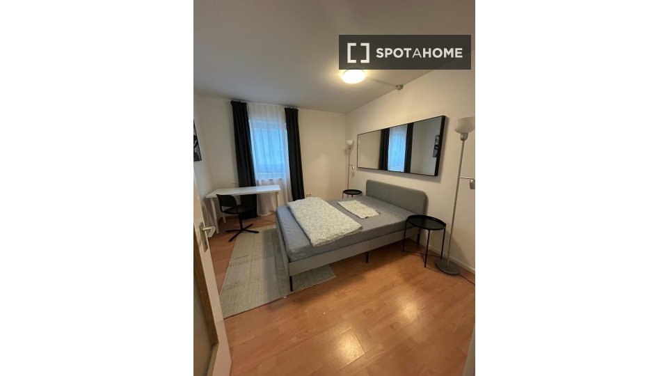 Double room Munich, 3 beds — photo 1